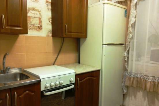 Продам однокомнатную квартиру в Подольске. Жилая площадь 32 кв.м. Этаж 3. Дом кирпичный.