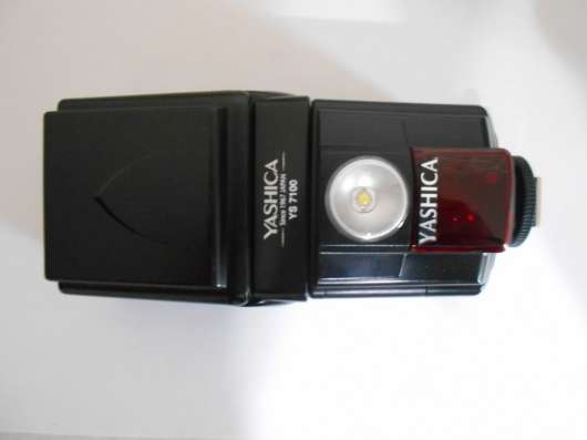 Фотовспышка Yashica ys7100