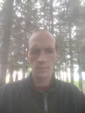 Саша, 33 года, хочет пообщаться