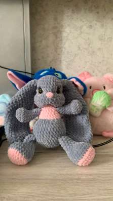 Вязаная игрушка заяц в Краснознаменске