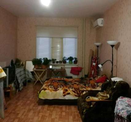 Продам однокомнатную квартиру в Краснодар.Жилая площадь 50  кв.м.Этаж 15.Дом монолитный.