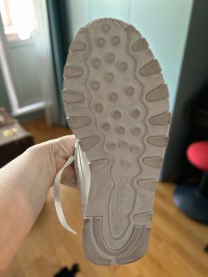 Продажа. Белые кроссовки Reebok в Москве