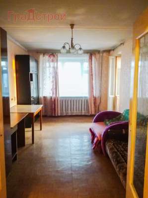 Продам однокомнатную квартиру в Вологда.Жилая площадь 44  кв.м.Дом кирпичный.Есть Балкон.