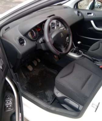 Peugeot 308 год 2011 в Санкт-Петербурге фото 5