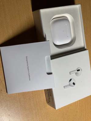 AirPods 3 поколения