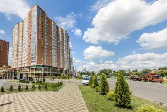 Продам трехкомнатную квартиру в Краснодар.Жилая площадь 70  кв.м.Этаж 14.Дом кирпичный.