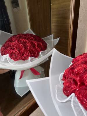 розы из атласной ленты