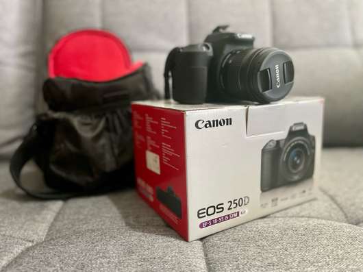 Фотоаппарат canon 250D в Саратове