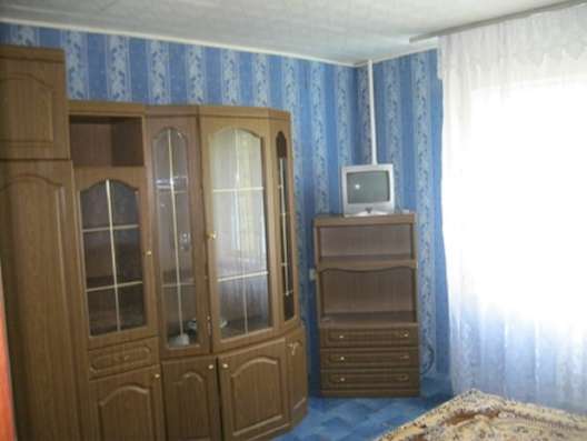 Продам 2 комнаты 40 м² в 4-к квартире