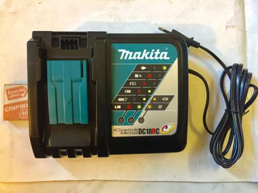 Зарядное устройство Макита DC18RC 14.4V-18V