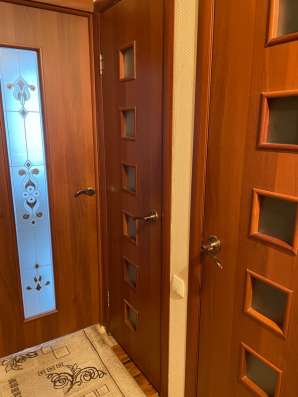 Срочно продаю ; диван, двери межкомнатные в Москве фото 3