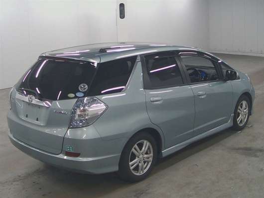 Honda Fit Shutlte Hybrid в Москве