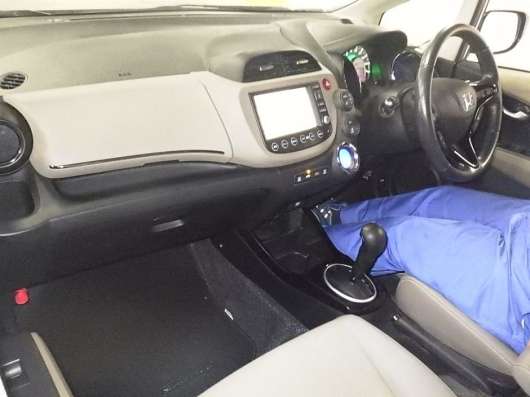 Honda Fit Shutlte Hybrid в Москве фото 5