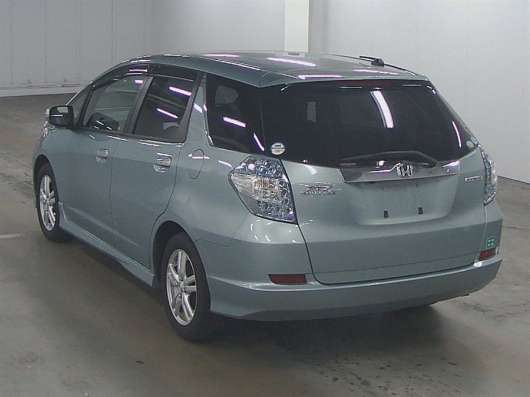 Honda Fit Shutlte Hybrid в Москве фото 6