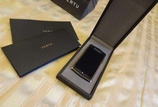 Vertu Signature Touch Claret Leather Премиум смартфон в Москве фото 4